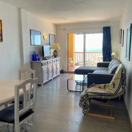 Sunrise Beachfront By The Marina Apartmán